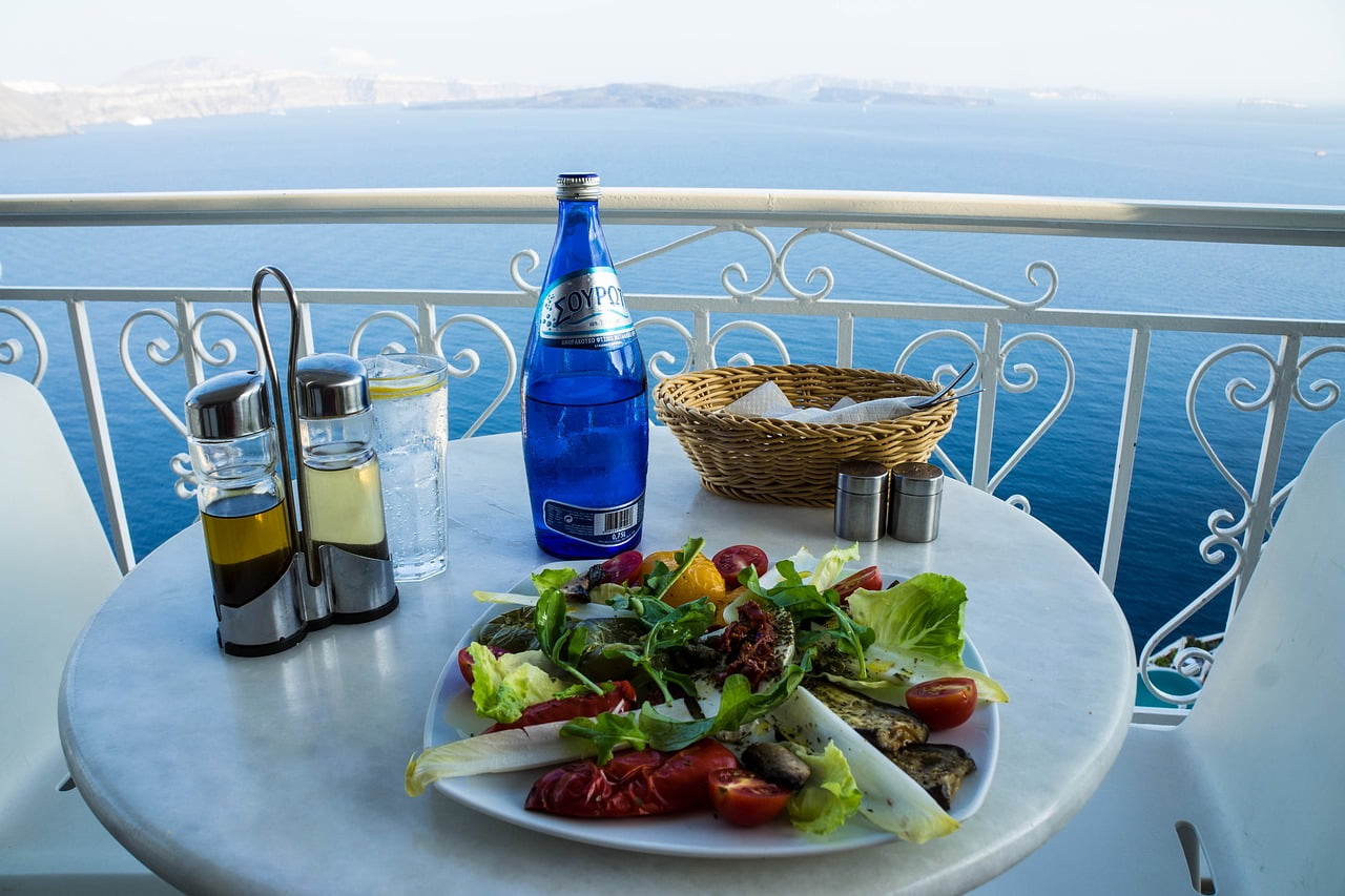 De 10 meest adembenemende accommodaties op Santorini die je niet mag missen